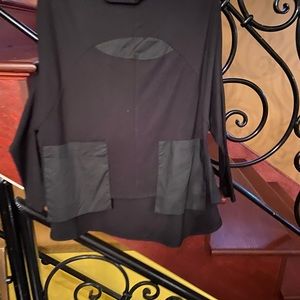 Beautiful black top very elegant.